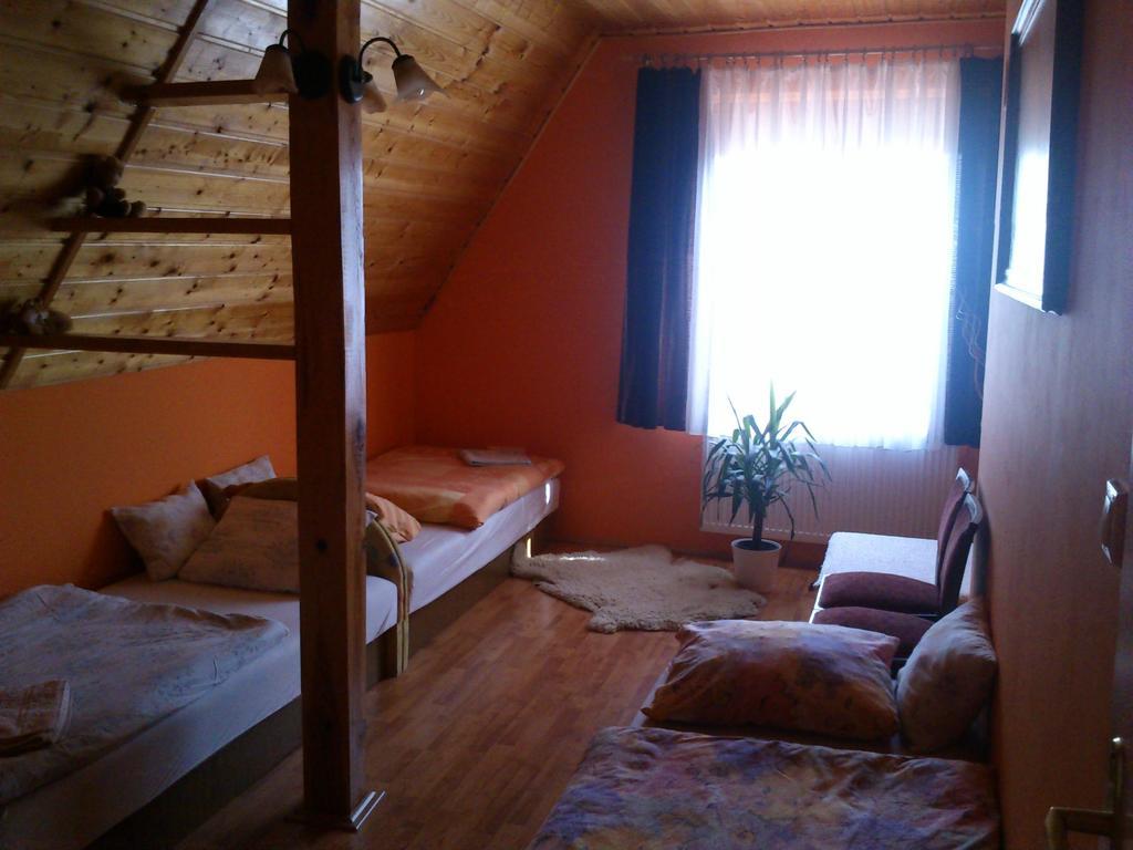 Agave Apartman Sárvár Стая снимка